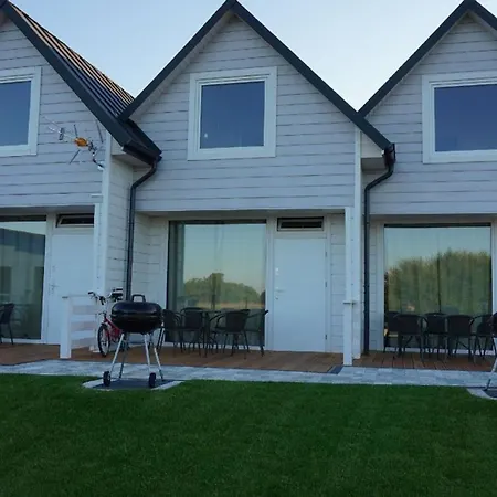 In Mit Garten, Terrasse Und Grill Holiday home Sarbinowo