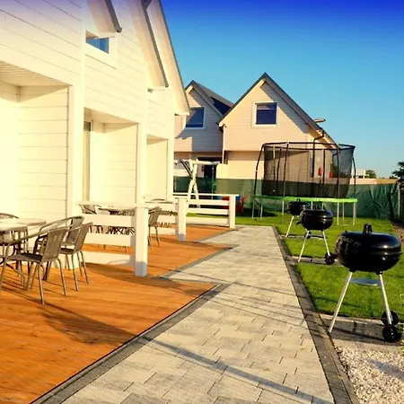 In Mit Garten, Terrasse Und Grill